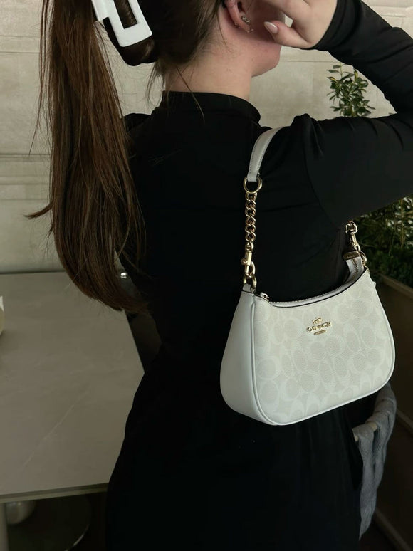 COACH LADIES BAG
