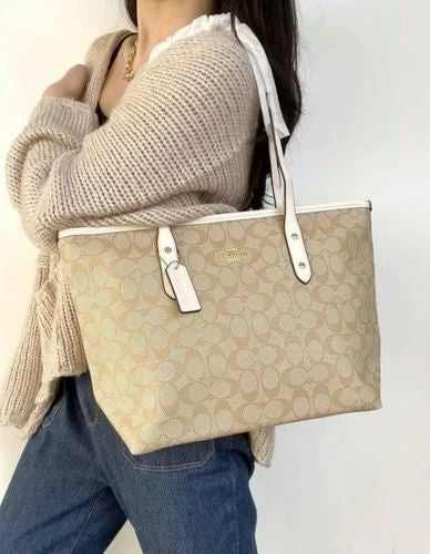 COACH LADIES BAG