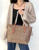 COACH LADIES TOTE BAG