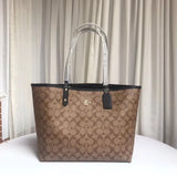 COACH LADIES TOTE BAG